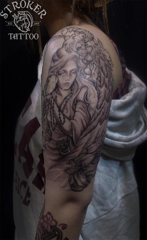 女性のブラックアンドグレー