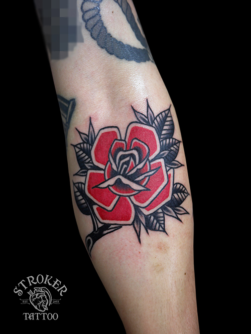 バラ-トラディショナル-薔薇-タトゥー-刺青-tattoo-rose-traditional