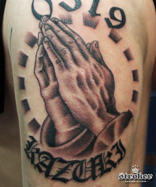 タトゥーデザイン 祈りの手プレイハンズ Stroker Tattoo