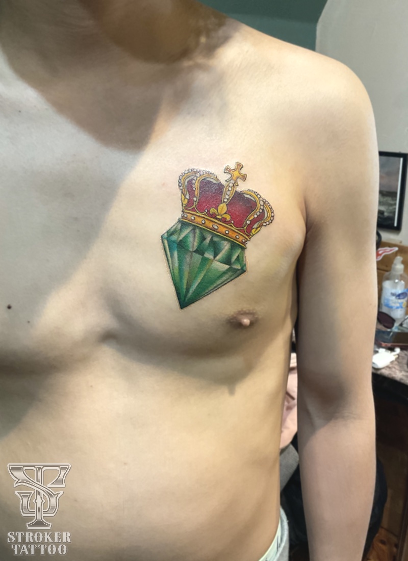王冠　ダイヤモンド　タトゥー　刺青