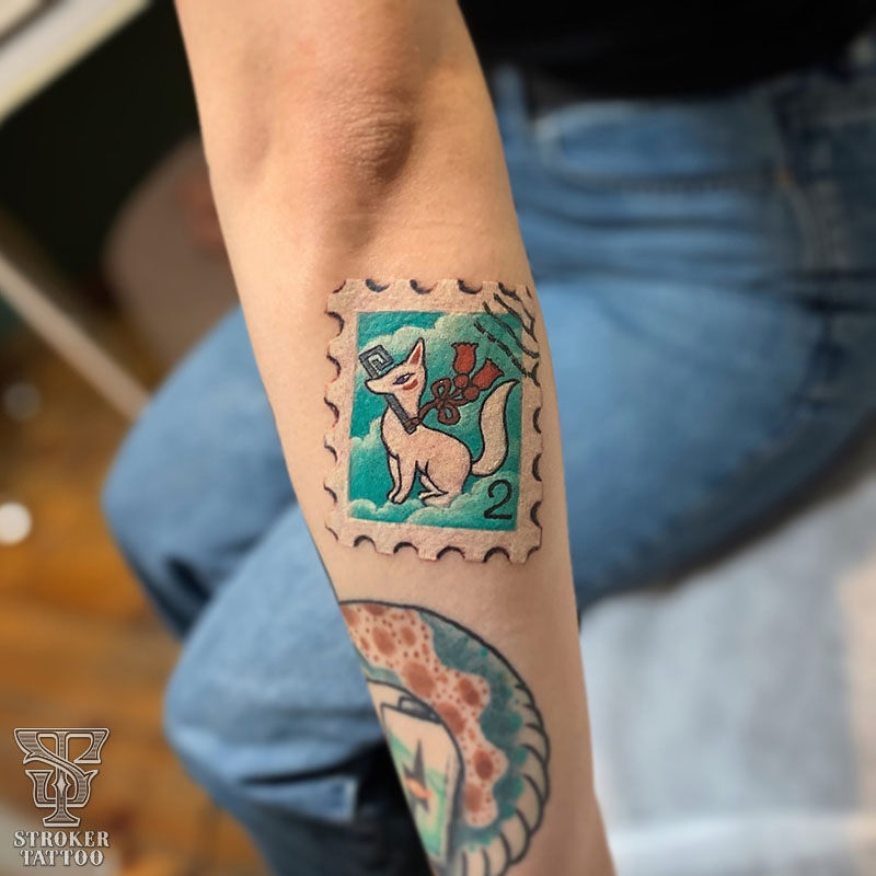 切手タトゥー狐