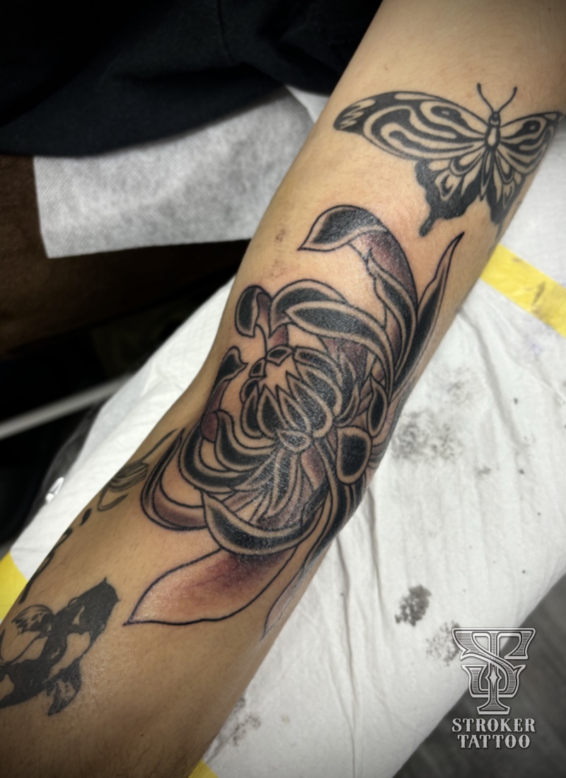 菊の花　タトゥー