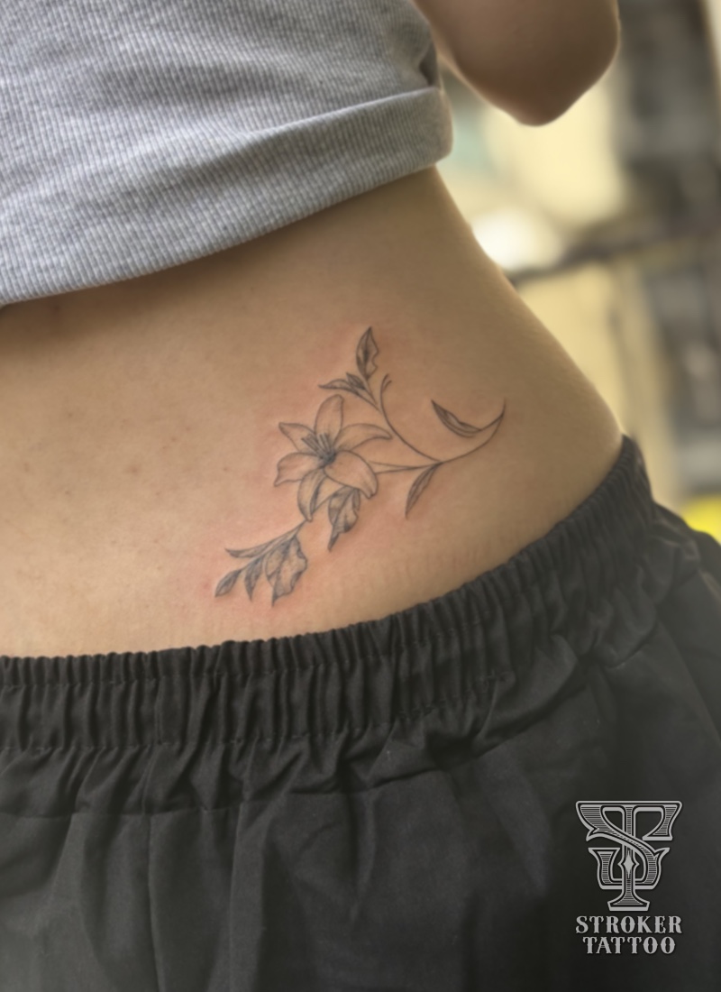 ユリ　タトゥー