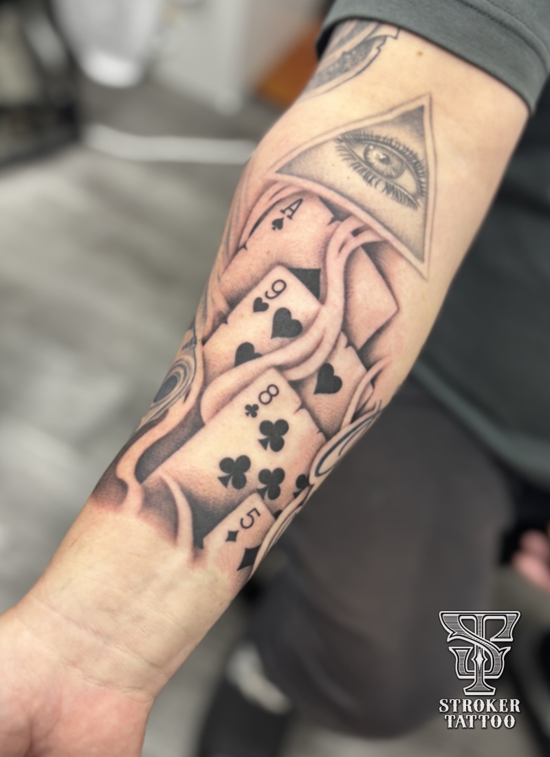 ブラックアンドグレートランプ