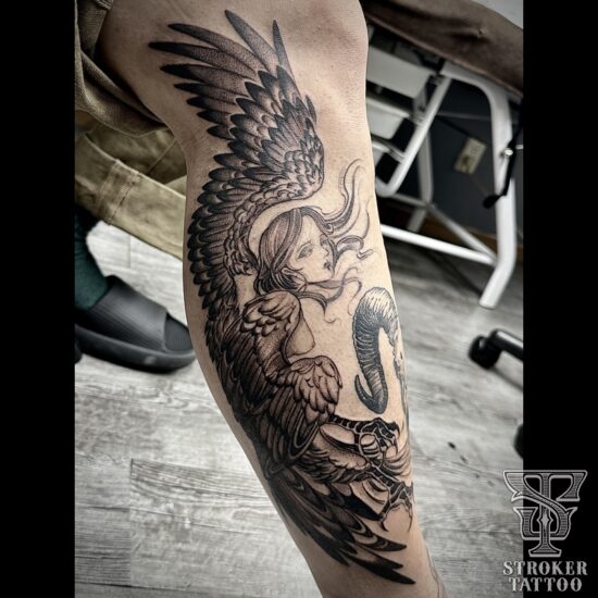 ハーピータトゥー　横浜タトゥースタジオ　彫師アヤカ