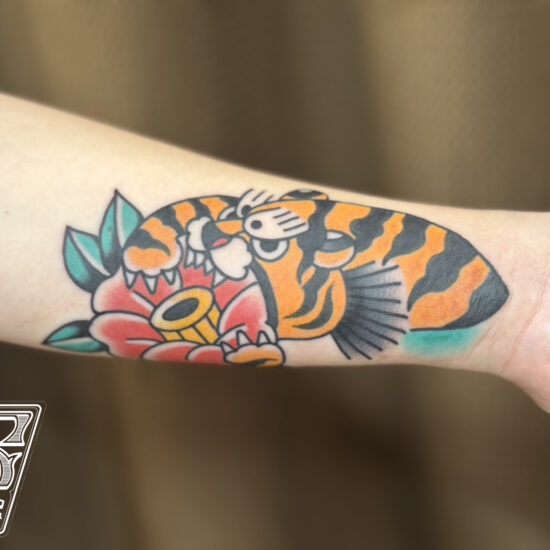 カバーアップ虎のタトゥー